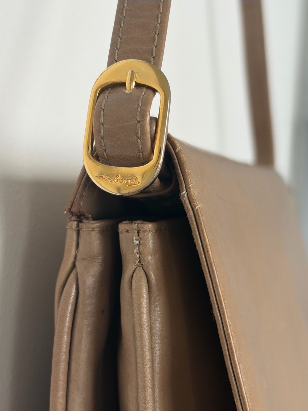 Vintage Salvatore Ferragamo Taupe Leather Flap Shoulder Crossbody Bag Handbag - Picture 6 of 11